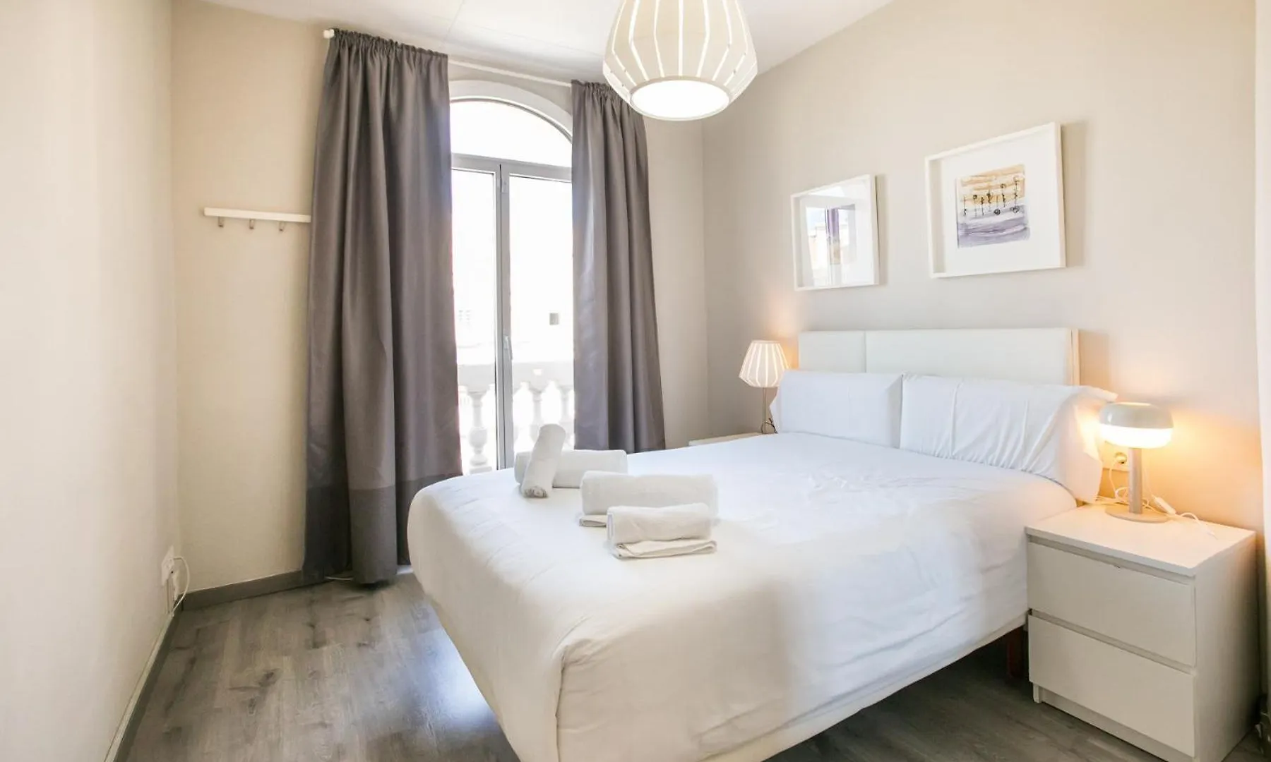 51Par1011 Nice Apartment In Parallel Barcelona
