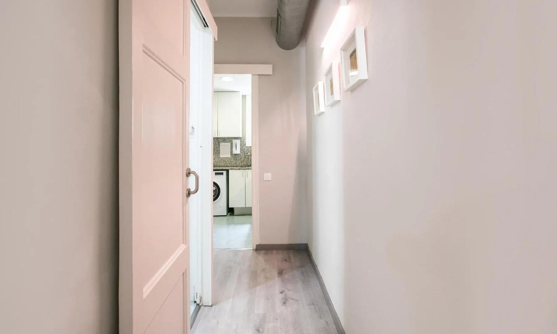 51Par1011 Nice Apartment In Parallel Barcelona Španělsko